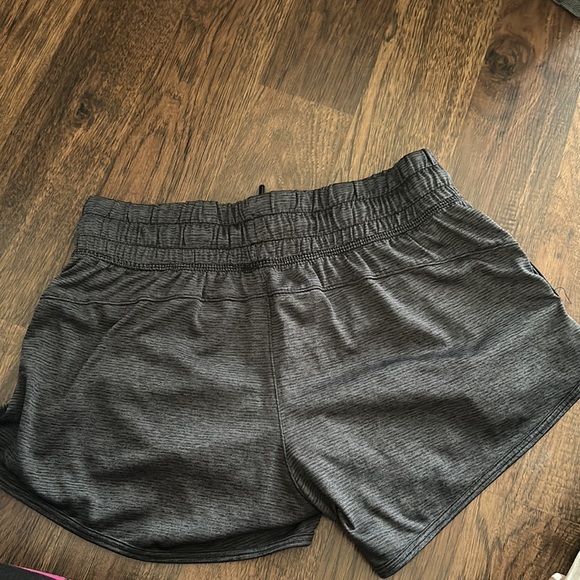 athletic shorts - Picture 2 of 3